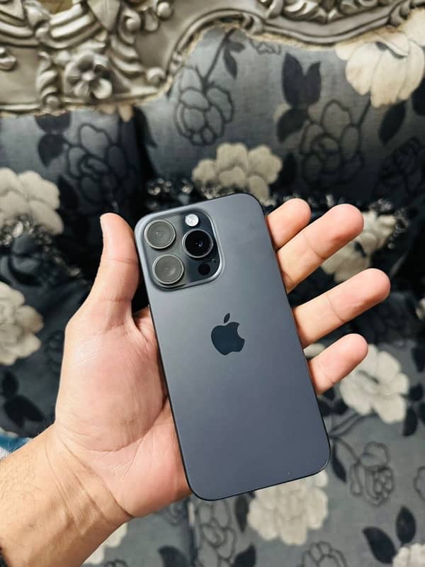 Iphone 15 pro black titanium 10/10 88 health 0