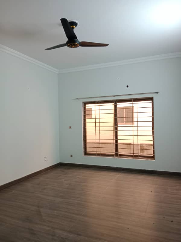 Upper Portion available for rent 3