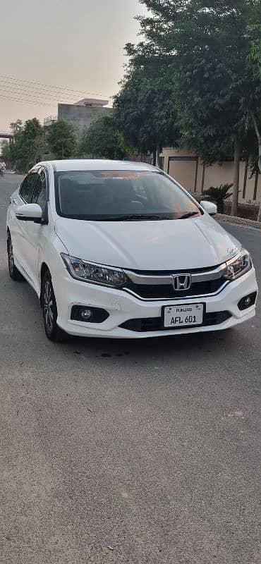 Honda City 1.5 cvt full option 18