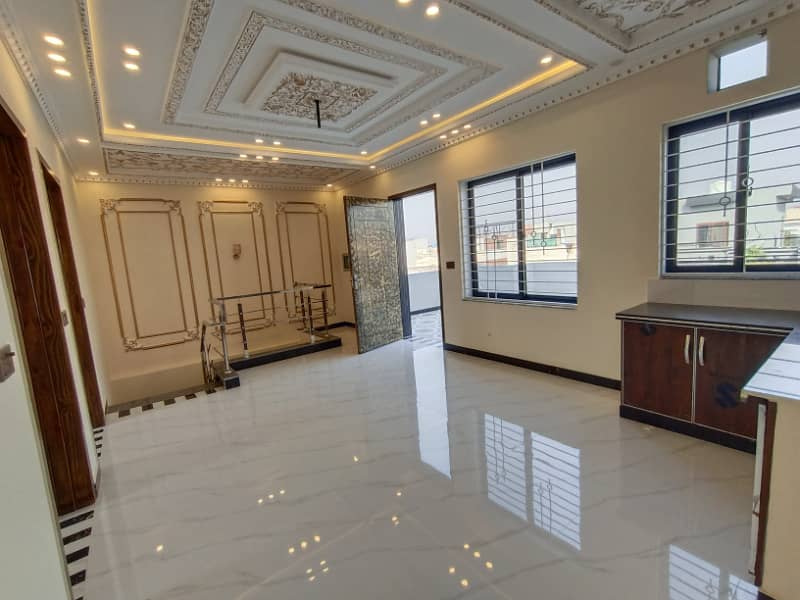 5 Marla Brand New Beautiful or Spanish House Solid Construction A+++ Gated Area Near Park Market And Mosque Near to Main Boulevard 36