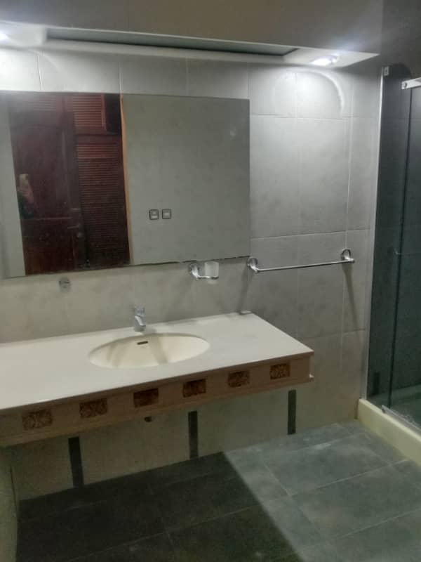 1 Kanal out Class Stylish House Prime Hot For Sale dha Phase3 4