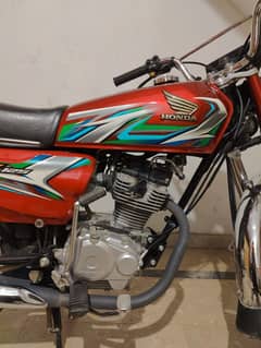 Honda 125   08/2023  RED URGENT SALE