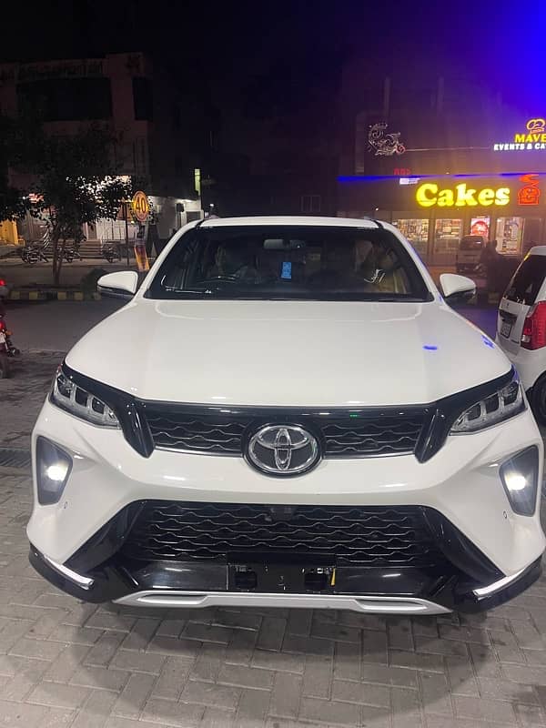 Toyota Fortuner Legender 2024 1