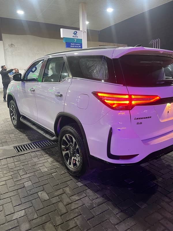 Toyota Fortuner Legender 2024 3