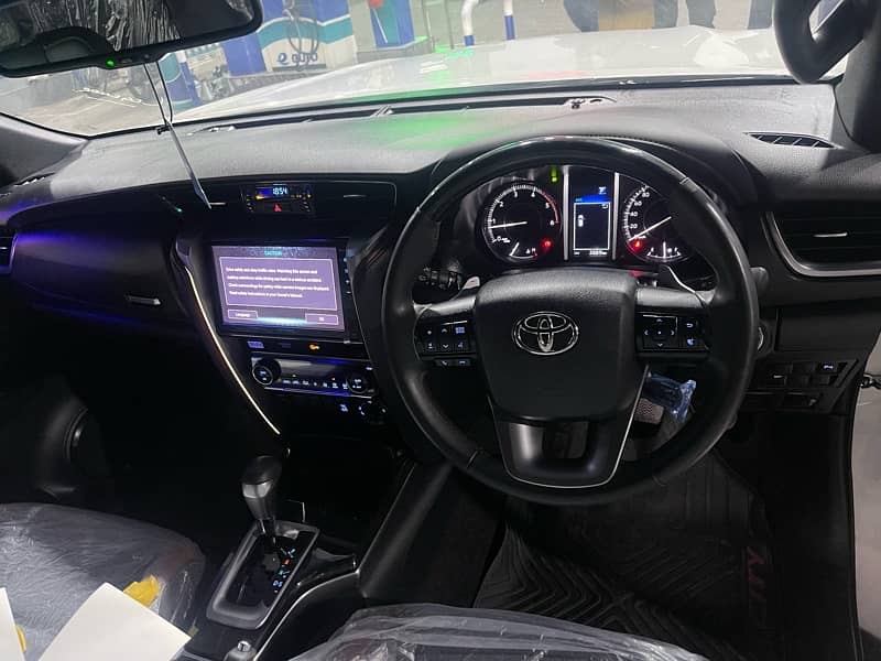 Toyota Fortuner Legender 2024 6