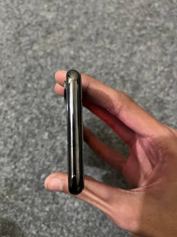 apple iphone x  64gb non pta 6