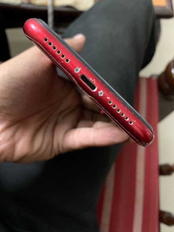 iPhone XR 64 GB 5