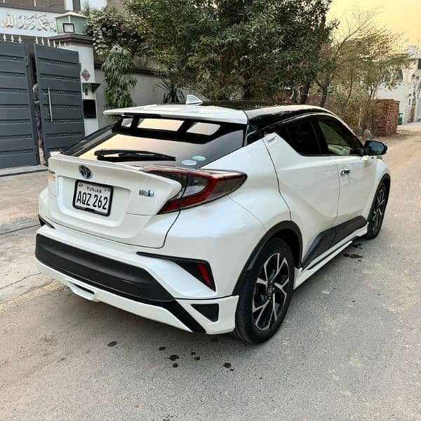 Toyota C-HR 2017 6