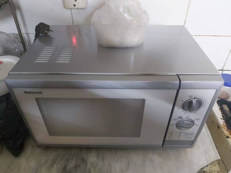 Microwave oven 30 Liters National 2