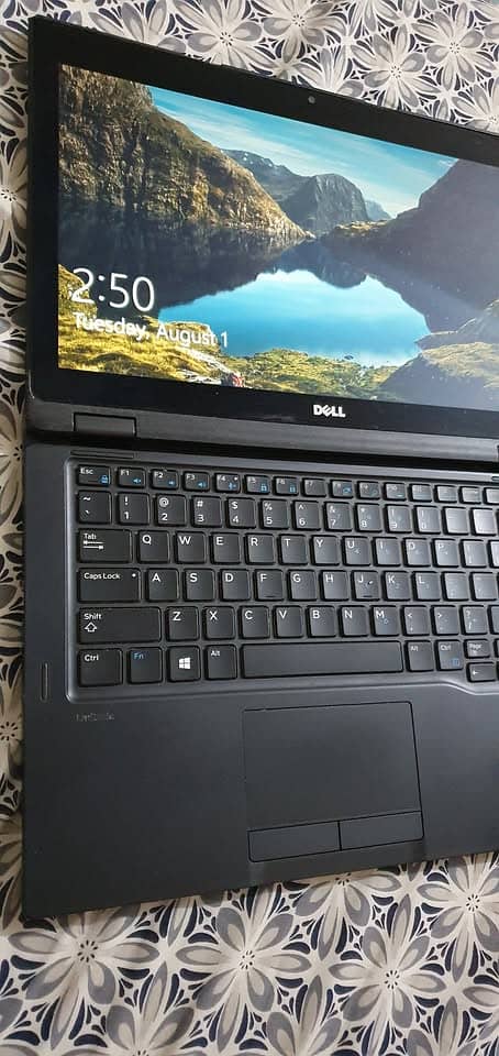 Dell Latitude 5289 Core i7 7th Generation Laptop in Good Condition 2