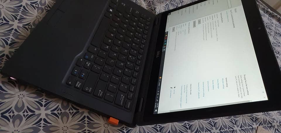 Dell Latitude 5289 Core i7 7th Generation Laptop in Good Condition 8