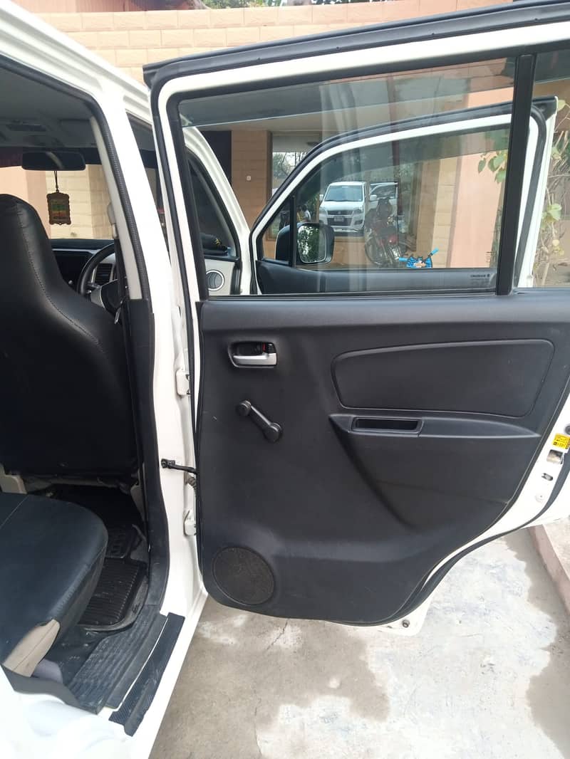 Suzuki Wagon R 2018 10