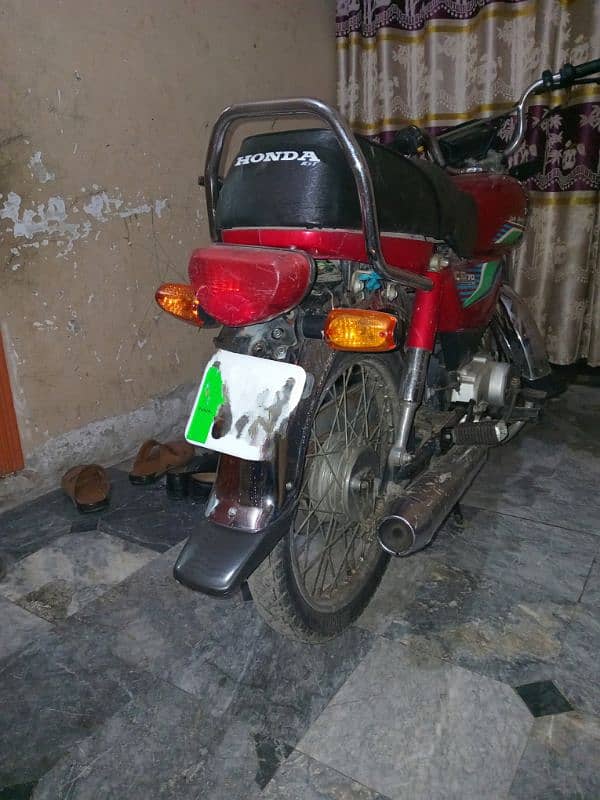 Honda CD 70 6