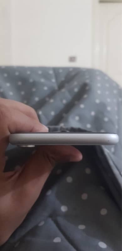 iphone xr 64gb non PTA 4