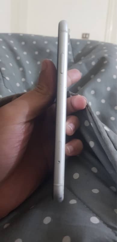 iphone xr 64gb non PTA 5