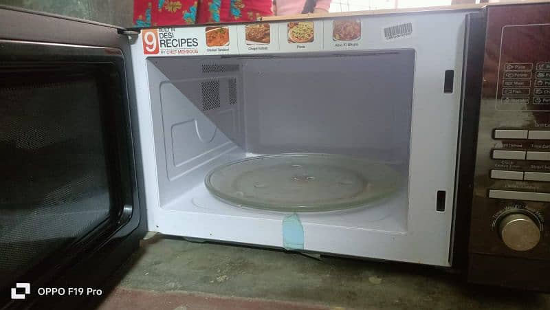 microwave oven with good condition 2