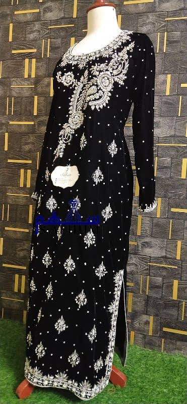 Entire zari work lahangas, suits, etc stock 5