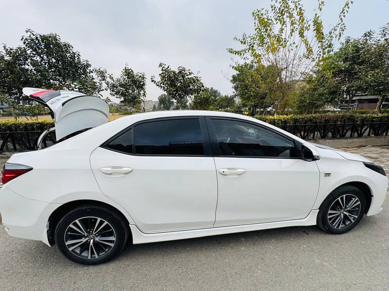 Toyota Corolla Altis 2017 1.6 Automatic 3