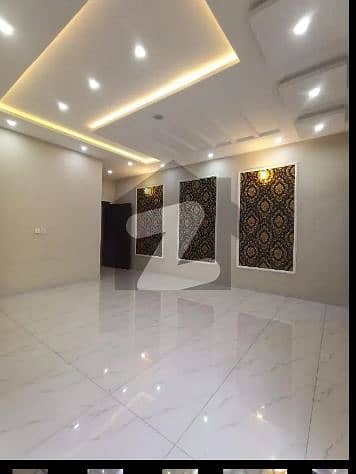 15 MARLA NEW MODERN PORTION AVAILABLE FOR RENT IN NFC1 7