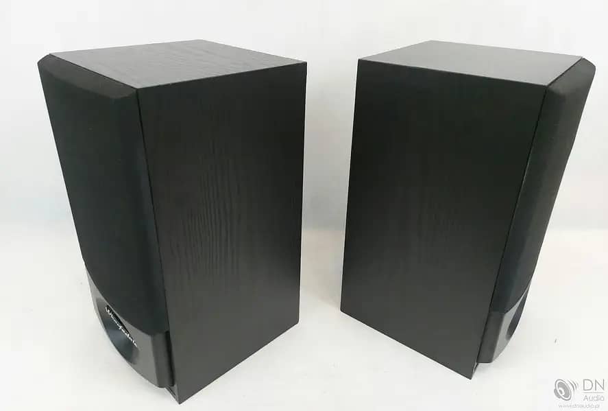 Wharfedale Valdus 200 bookshelf speakers Made in England 2