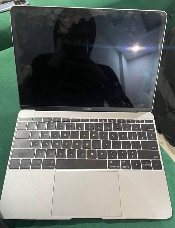 MacBook Slim 2017 MacOS Ventura 3