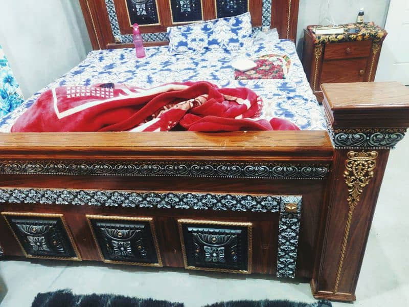 King Side special wooden bed 0