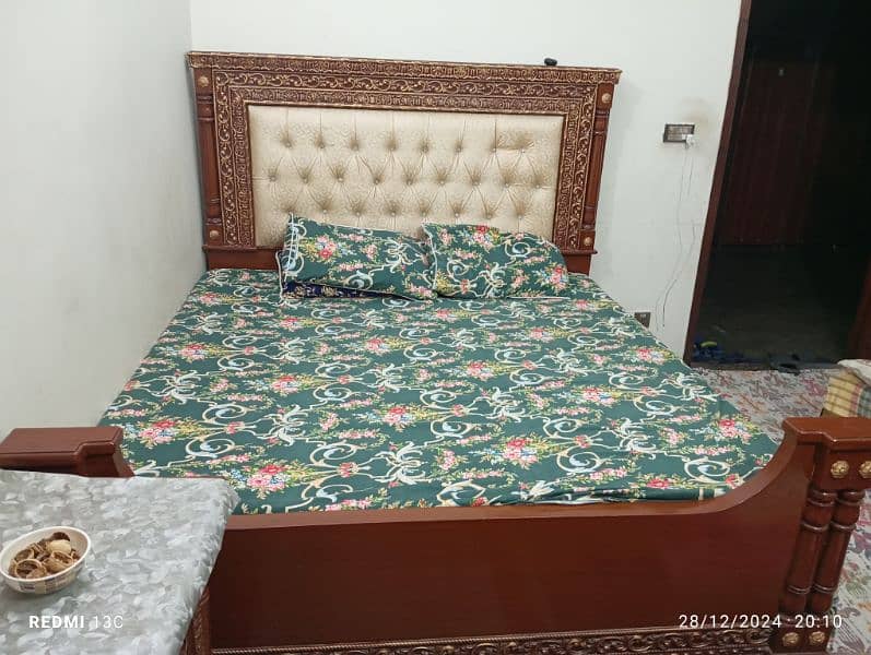 bed set of wood one year use 2