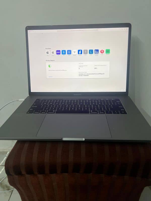 macbook pro 2019 i9 32/512 8 cores with 4 gb dedicated graphic card 0