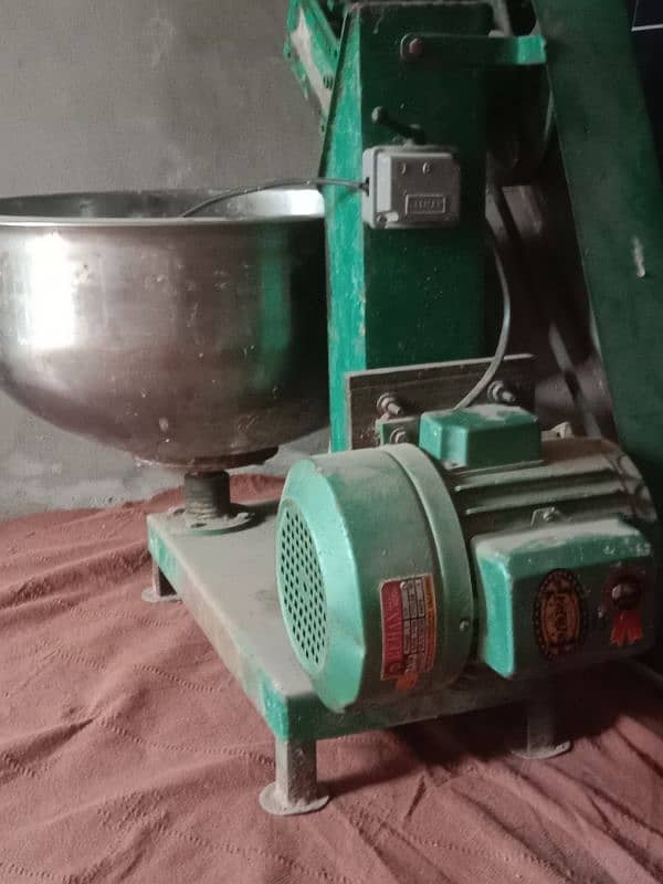 floor mixer (aata gondhny wali machine) 2