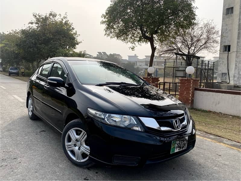 Honda City IVTEC 2018 auto pristine condition. geniune not accidented. 3