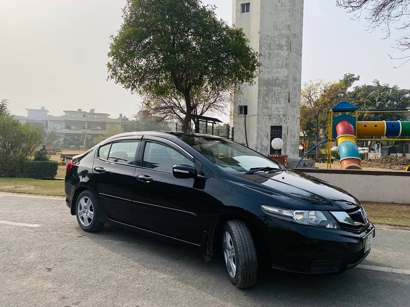 Honda City IVTEC 2018 auto pristine condition. geniune not accidented. 7