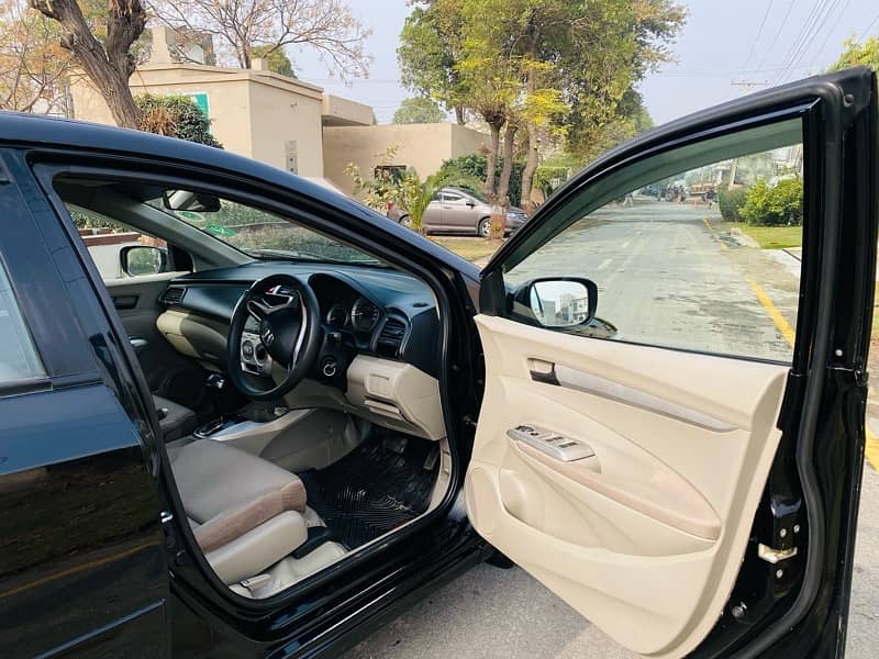 Honda City IVTEC 2018 auto pristine condition. geniune not accidented. 8