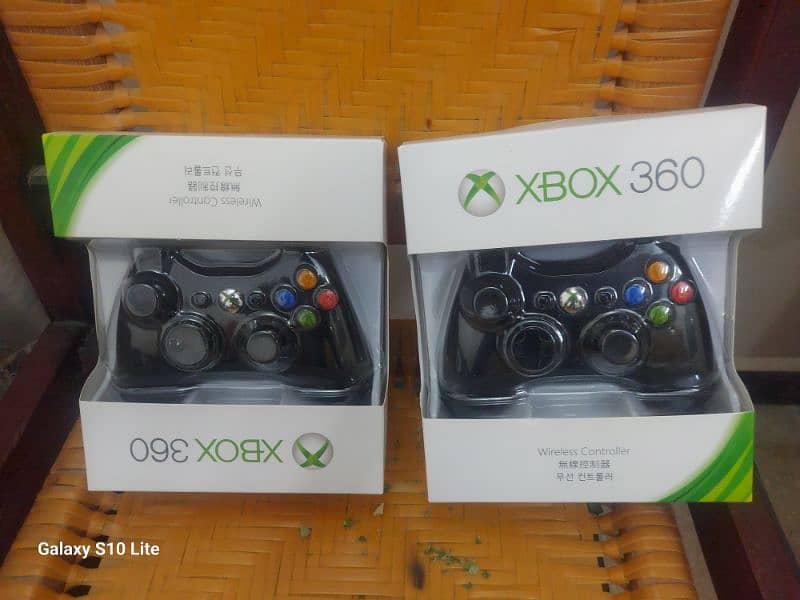 Xbox 360 wireless controllers 1