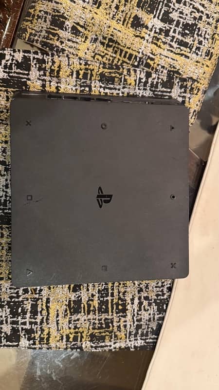 PS4 Slim 0