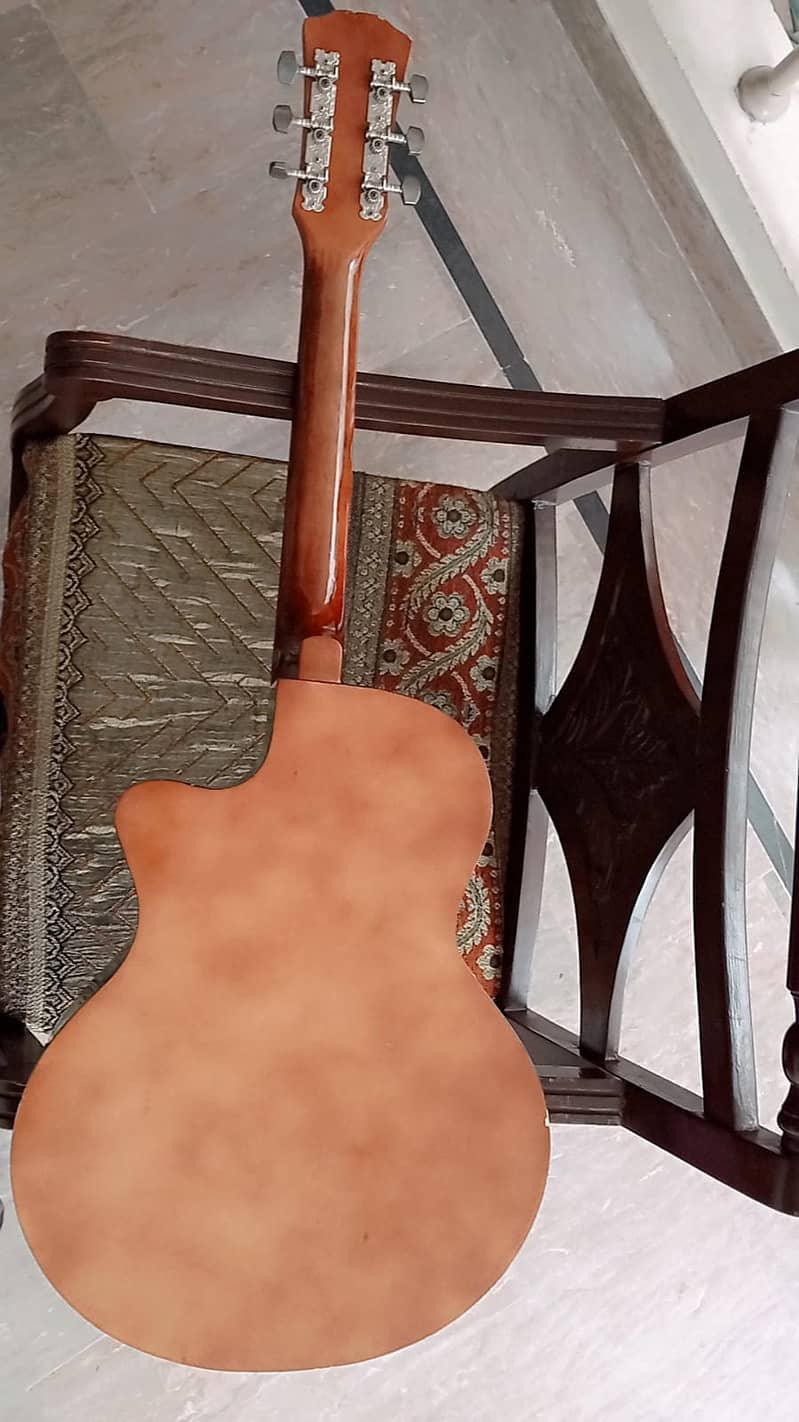 Guitar with good quality 2