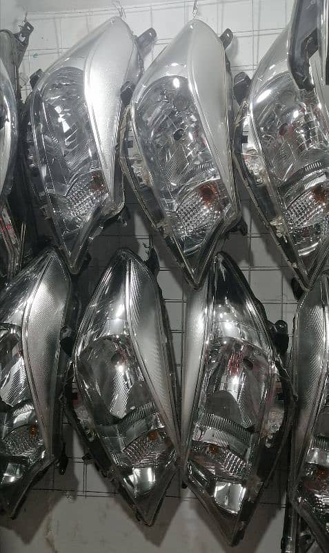 Toyota Vitz 2012 head light 0