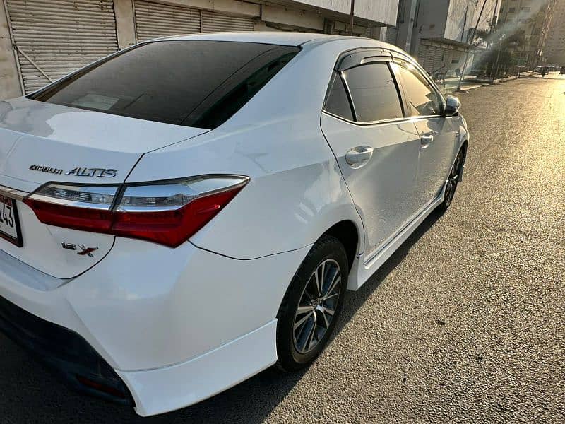 Toyota Corolla Altis 2017 3