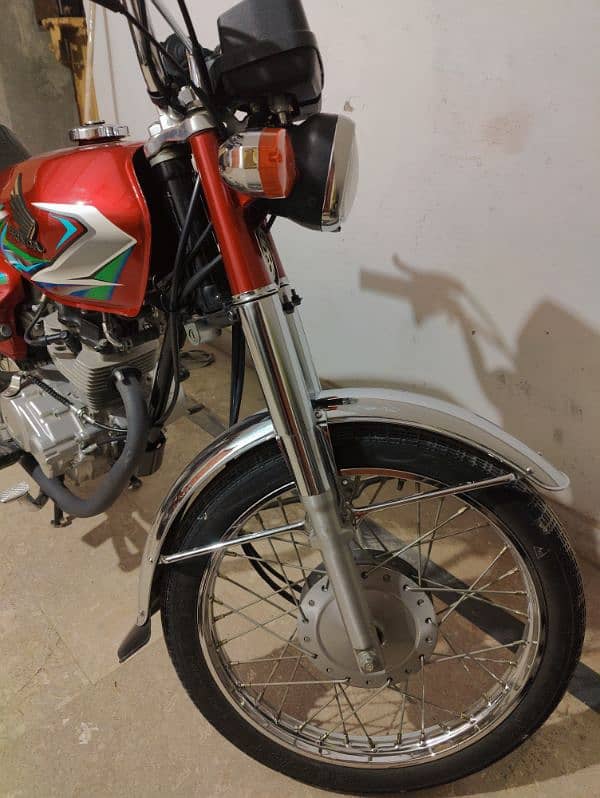 Honda 125   08/2023  RED 5