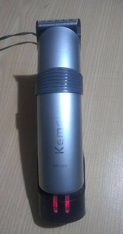 KEMEI Hair Clipper trimmer 1