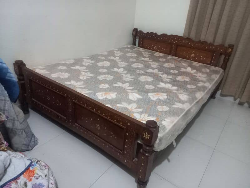 Master bed n Queen bed 2