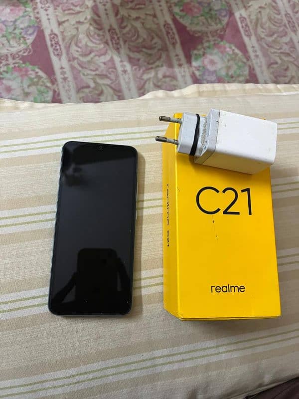 Realme C21 0