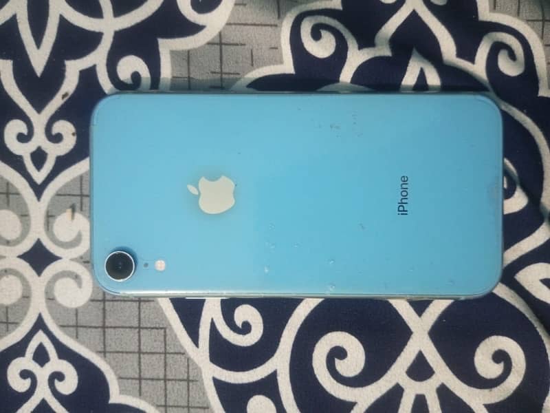 iphone xr 64 gb 85% health water pack 0