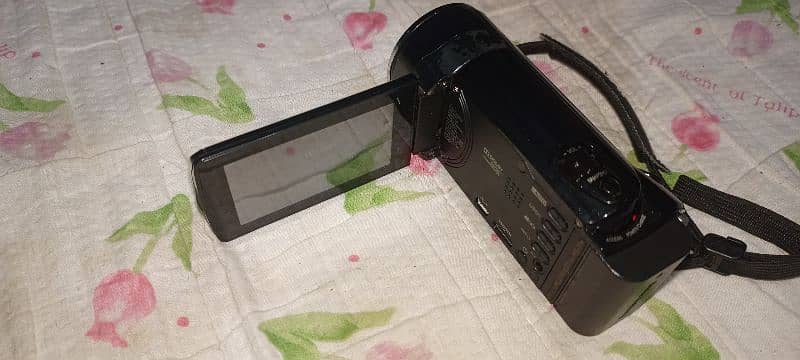 EVERIO JVC HD HANDY CAM 3