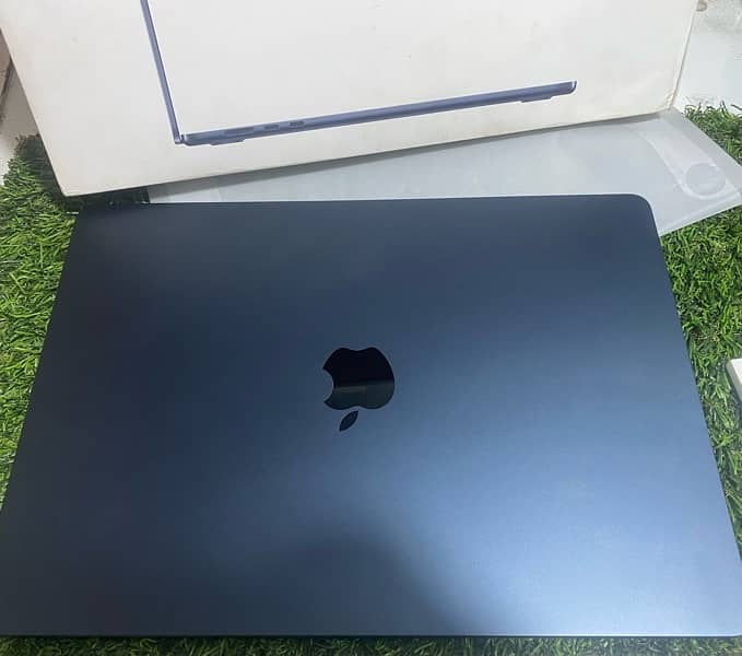 Apple Macbook Air M2 15inch 8/256GB Midnight 0