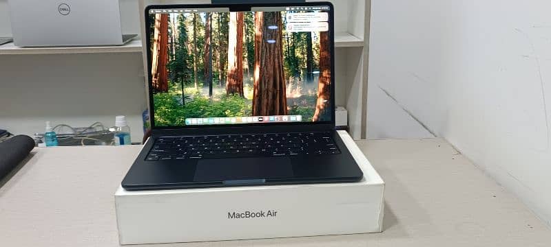 Apple Macbook Air M3 2024 13" 0