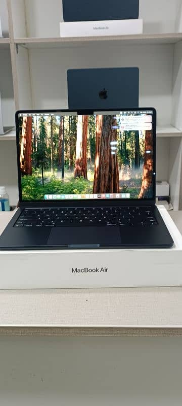 Apple Macbook Air M3 2024 13" 1