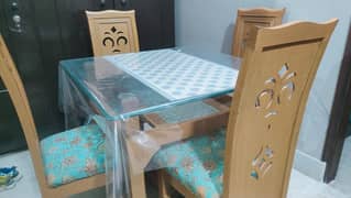 4 seater Dining table