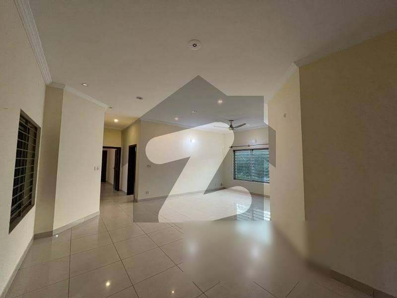 14 Marla house available for Rent in G-13/3 COMMERCIAL/RESIDENIAL 4