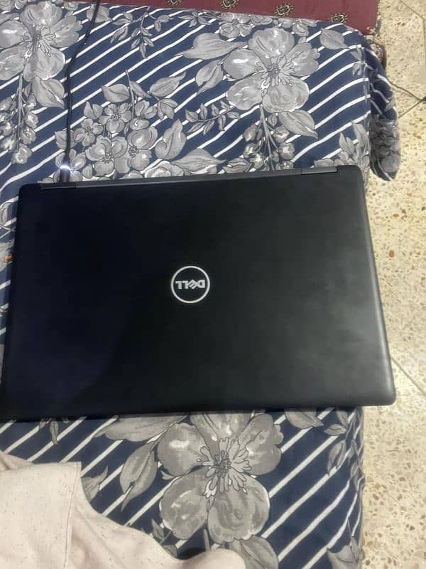 Dell Laptop i5 7thGen 1