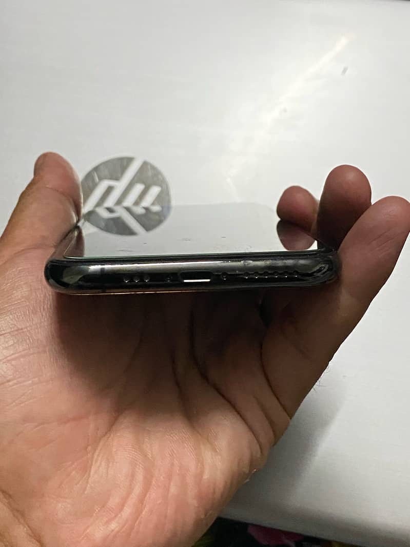 Apple iPhone 11 Pro (PTA approved with box) 5